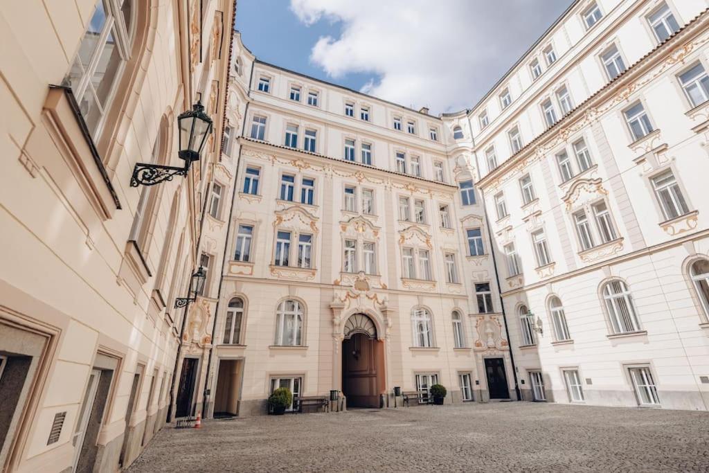 Magnificent Historical Penthouse In The Heart Of Lejlighed