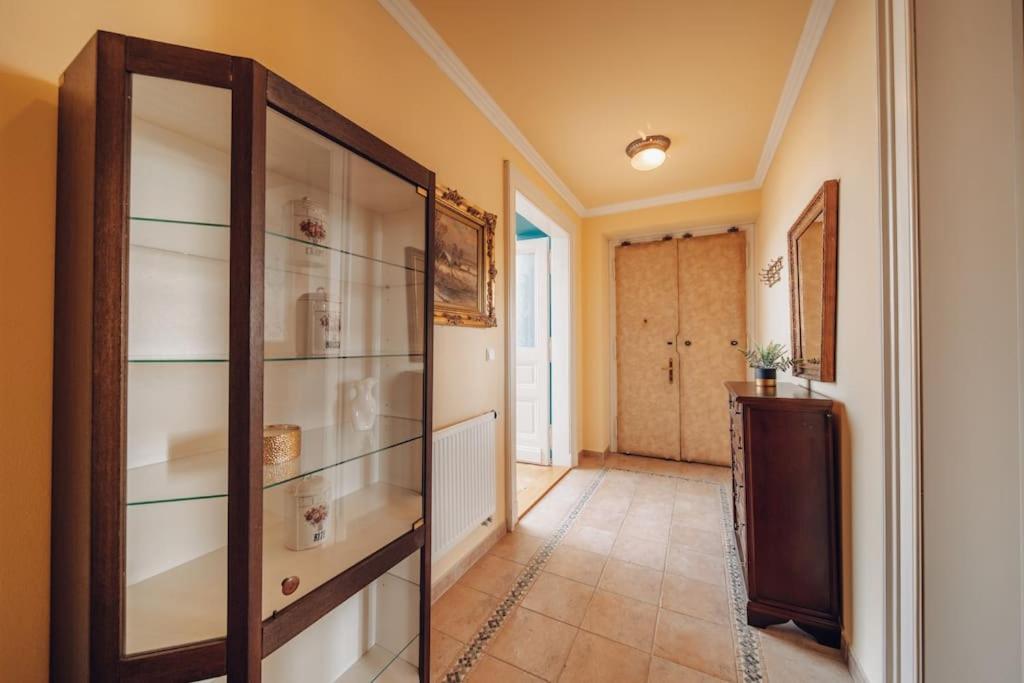 Magnificent Historical Penthouse In The Heart Of Lejlighed *
